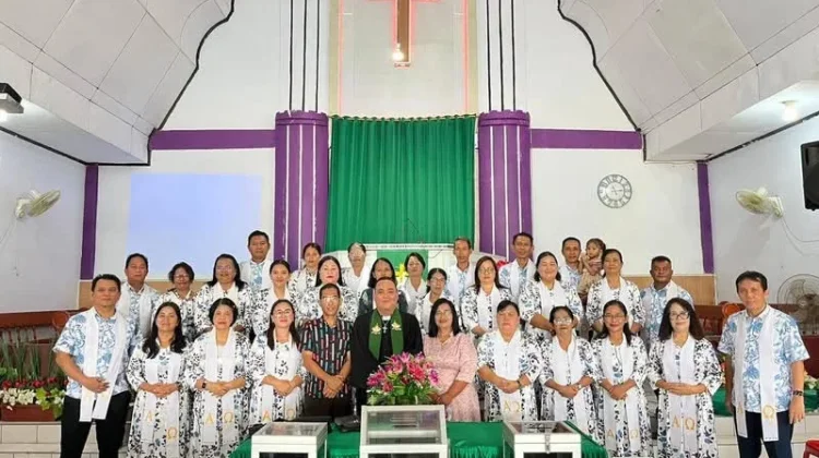 Ibadah Minggu dan HUT PI/PK GMIM ke-195 Berlangsung Khidmat