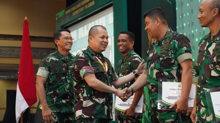 Kapendam Merdeka Juara II Lomba Karya Jurnalistik TNI