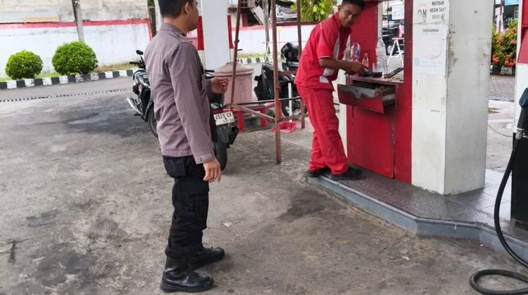 Polsek Tuminting Lakukan Pengawasan Penyaluran Distribusi BBM Subsidi di SPBU