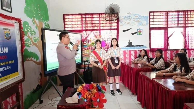 Sikum Polresta Manado Tanamkan Kesadaran Hukum sejak Dini Kepada Pelajar SMPN 10