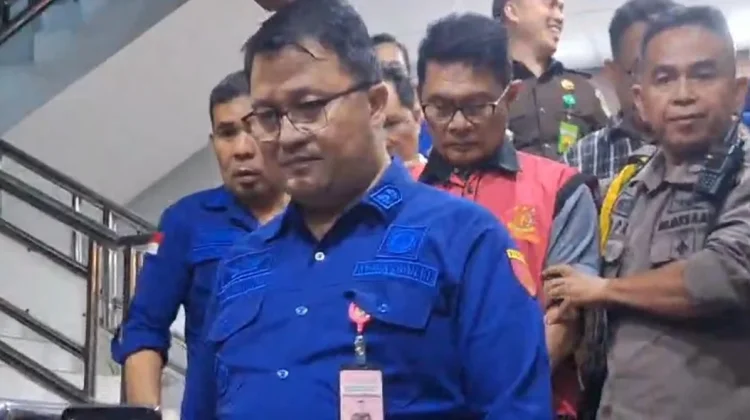Kejati Sulut Tetapkan Tersangka Mantan Kadis ESDM Sulut dalam Kasus Korupsi PT. HWR