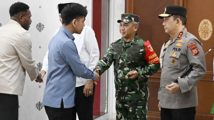 Pangdam Merdeka Sambut Kedatangan Wakil Presiden RI di Gorontalo