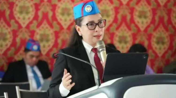 Wabup Minahasa Vanda Sarundajang Raih IPK Sempurna 4,00 Program Magister UNIMA