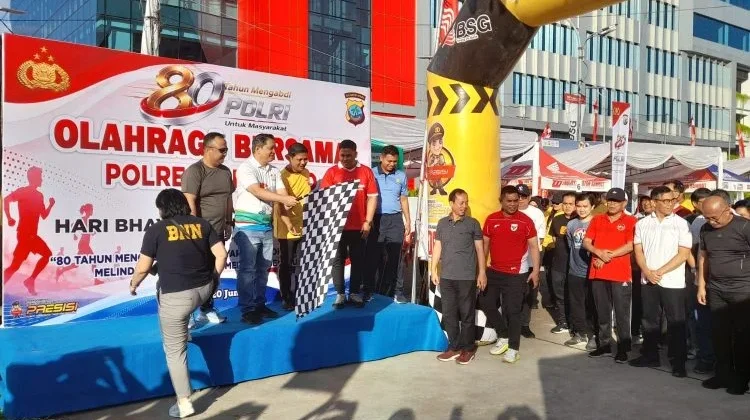 Semarak Hari Bhayangkara ke-80, Polresta Manado Gelar Kegiatan Olahraga Bersama