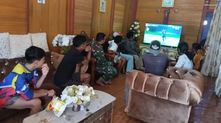 Nobar Piala Dunia, Koramil Modoinding Bangun Kedekatan dengan Masyarakat