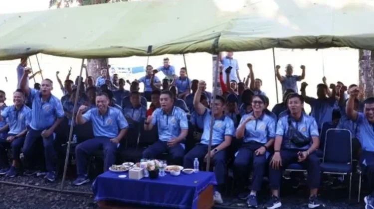 Lanud Sam Ratulangi Gelar Nobar Bola Gembira