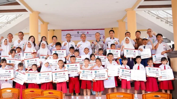Pemkab Bolmong dan PT Conch Salurkan Beasiswa untuk 30 Siswa di Lingkar Tambang
