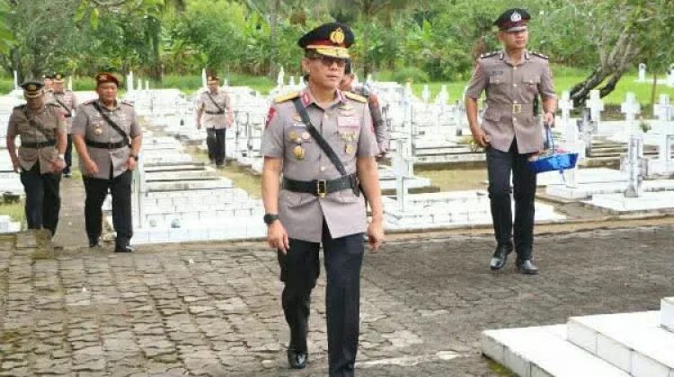 Wakapolda Sulut Pimpin Ziarah Rombongan Sambut HUT Bhayangkara ke-80