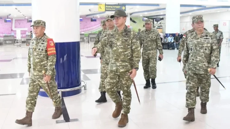 Tiba di Bandara Djalaluddin Gorontalo, Panglima TNI Dijemput Pangdam Merdeka