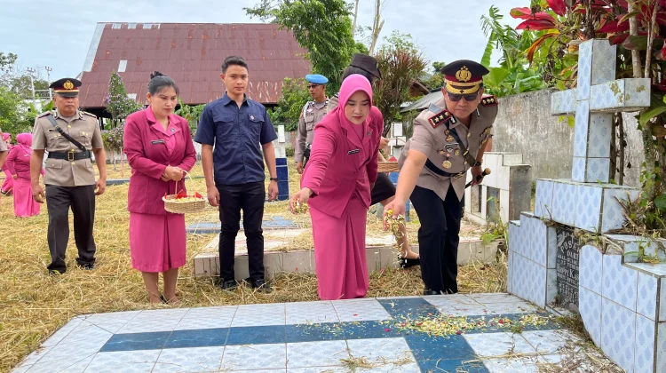 Kapolres Tomohon Pimpin Upacara Ziarah dan Tabur Bunga di TMP