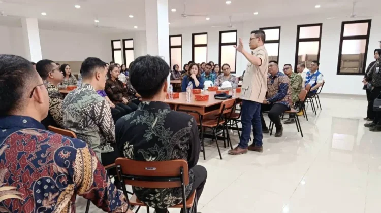 Brigjen Rhino Tuwo Dampingi Menlu di SMA Taruna Nusantara Langowan