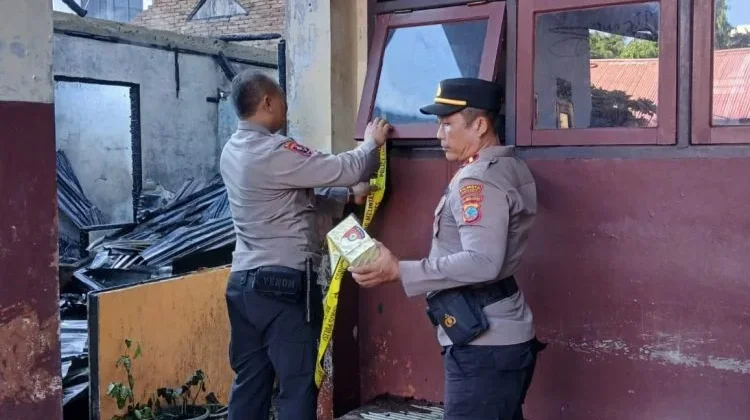 Polsek Wenang Amankan TKP Kebakaran Dua Rumah di Wenang Utara