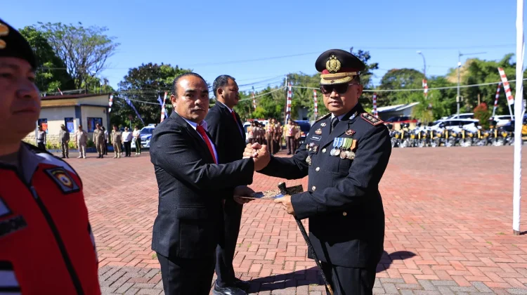 Hari Bhayangkara ke-80, Kapolres Tomohon Apresiasi Personel Berprestasi