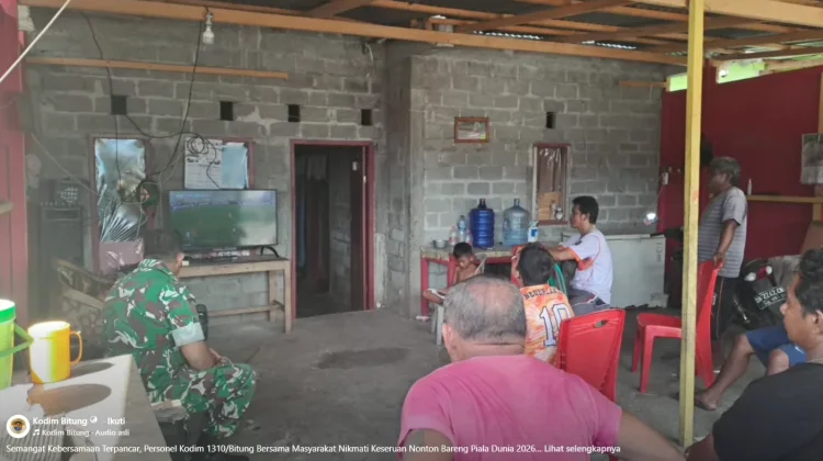 Kodim 1310/Bitung dan Warga Nobar Piala Dunia 2026, Pererat Kebersamaan