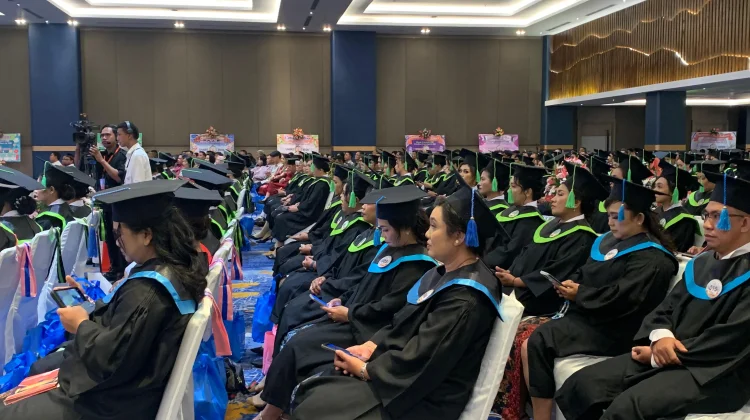 UNSRIT Wisuda 132 Lulusan, Siapkan SDM Unggul yang Berdampak bagi Masyarakat