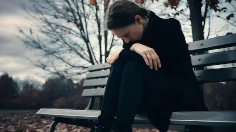 Langkah Efektif Mengelola Kesedihan Demi Kesehatan Mental Optimal