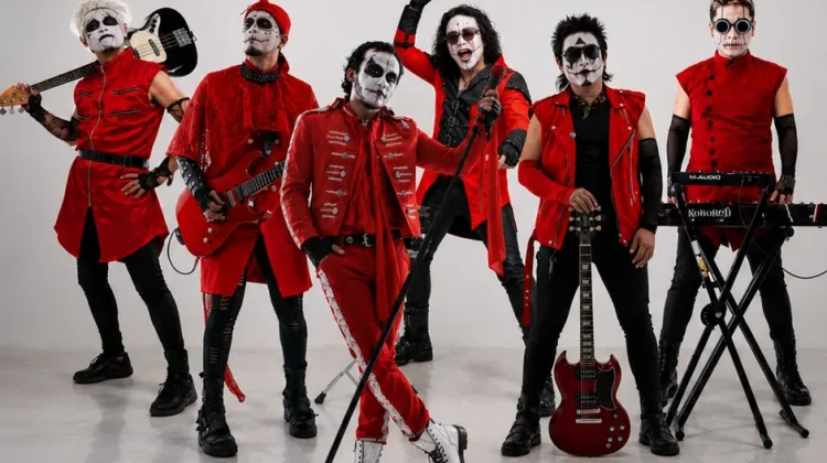 Kuburan Band Kembali Dengan Single Terbaru "Cinta Memang Gila"