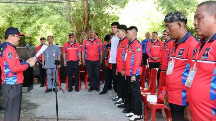 Wali Kota Andrei Angouw Kukuhkan Relawan Damkar Manado