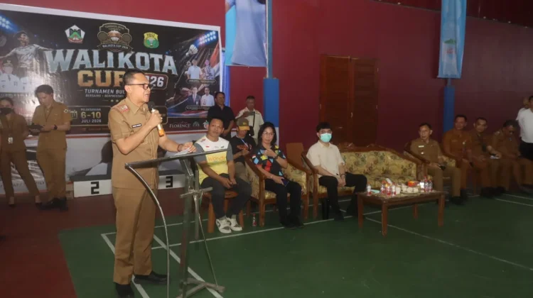 Roring Buka Kejuaraan Bulutangkis Wali Kota Cup 2026 Tomohon
