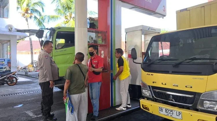 Pastikan Penyaluran BBM Lancar, Polsek Sario Instensifkan Pemantauan di SPBU