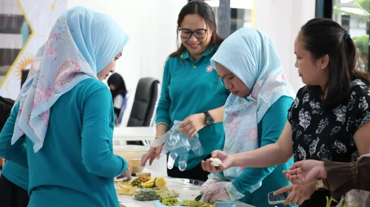 Gerakan Peduli Lingkungan, PIKK PLN UP3 Kotamobagu Gelar Workshop Eco Enzyme