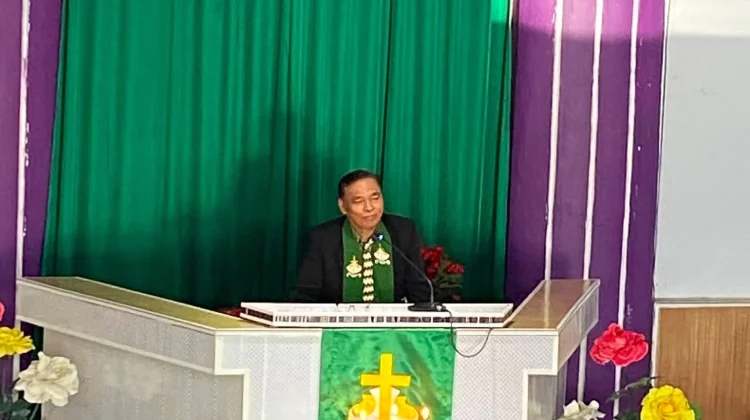 Ibadah Minggu Bentuk II GMIM Petra Poopoh Tekankan Kemuliaan Berasal Dari Tuhan