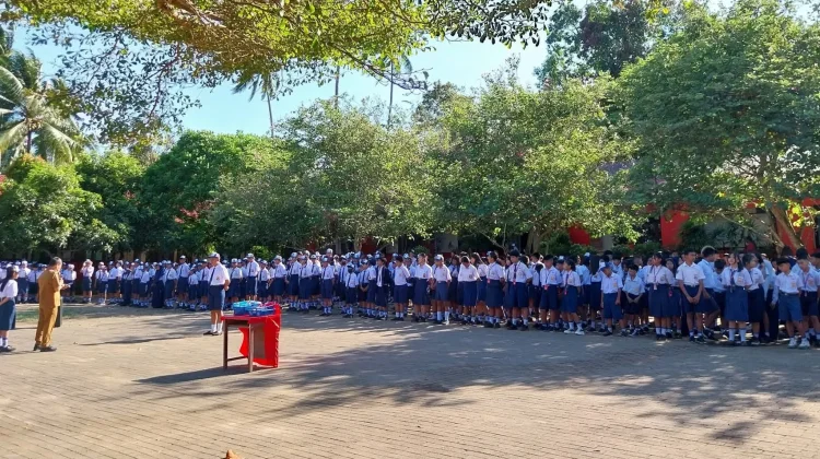 MPLS Ramah 2026, Murid Baru SMP N 1 Airmadidi Gelar Upacara Bendera