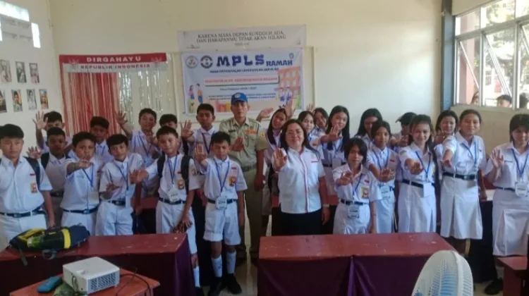 Puluhan Siswa SMP Katolik St. Dominiko Savio Diedukasi tentang Narkoba