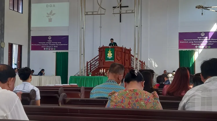 Ibadah GMIM Ruth Matungkas Teguhkan Kesatuan dalam Kristus