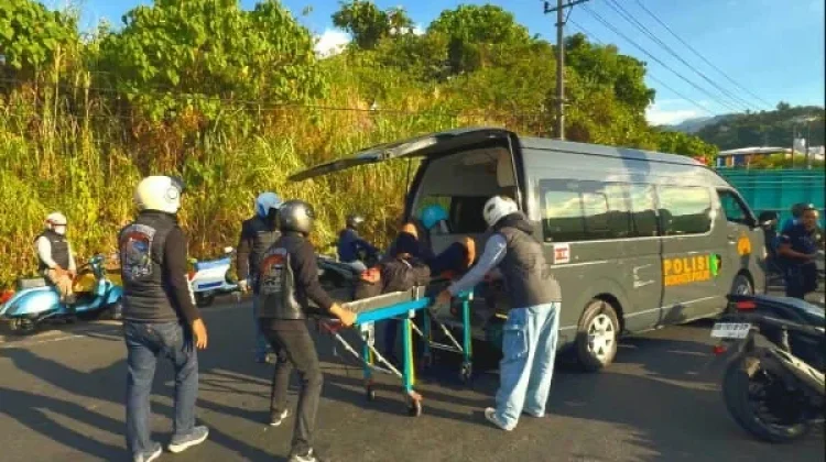 Wakapolda Sulut Sigap Bantu Korban Kecelakaan Lalu Lintas