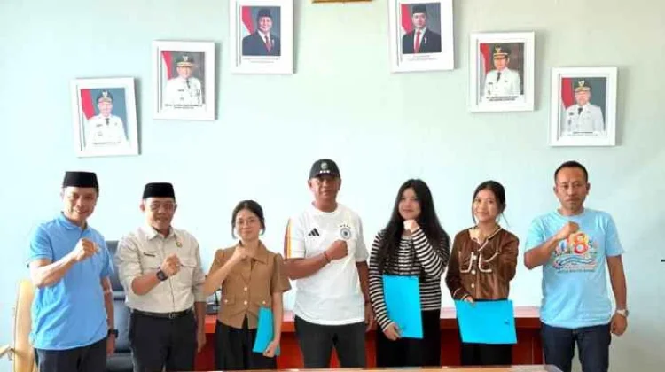 Tiga Mahasiswa Kedokteran Teken Komitmen Mengabdi di Boltim