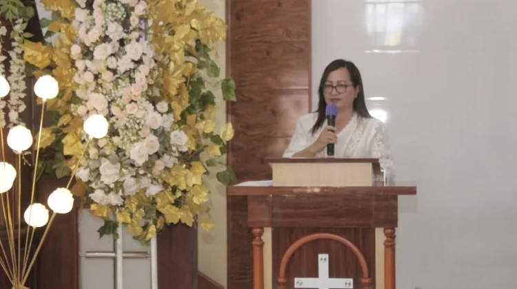 Yelly Soput Hadiri Syukur HUT Ke-60 Jemaat GMIM Syalom Sarani Matani