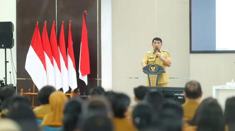 Gubernur Yulius: Kepsek Harus Bekerja Satu Komando