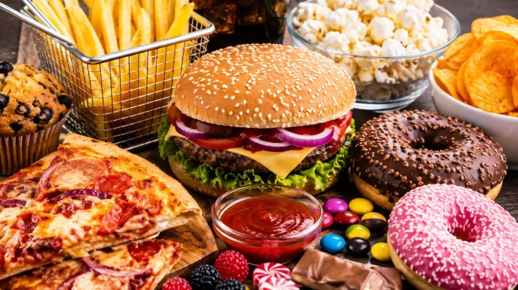Risiko yang Perlu Diwaspadai di Balik Kelezatan Junk Food