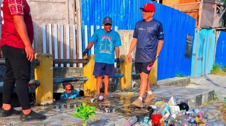 Andrei Angouw Pimpin Aksi Bersih Sungai, Gaungkan Stop Jo Buang Sampah