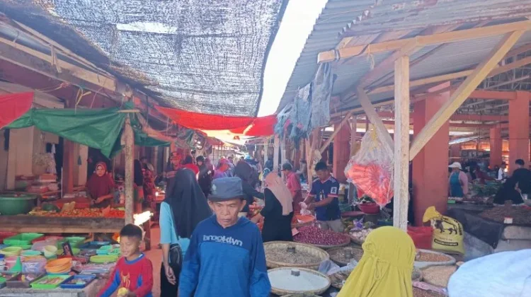 Pasar Boroko Jaga Stabilitas Harga Bahan Pokok
