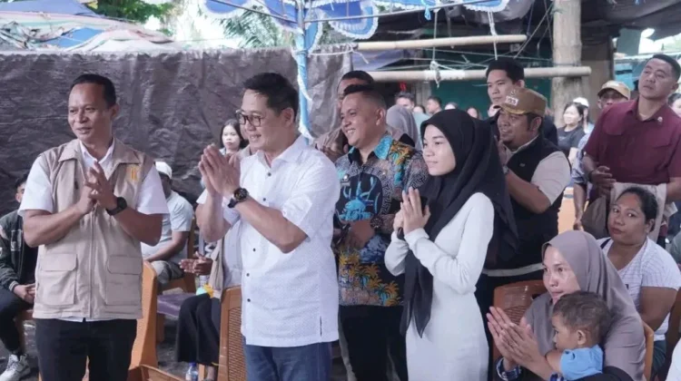Tujuh Warga di Bitung Kini Kantongi KTP usai Status WNI Ditegaskan