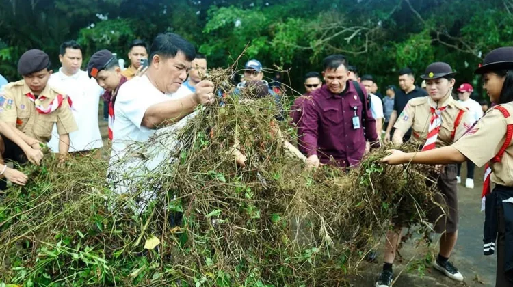Gubernur Sulut Tinjau Aset, Ikut Kerja Bakti Tata Kawasan Festival Budaya Tonsea