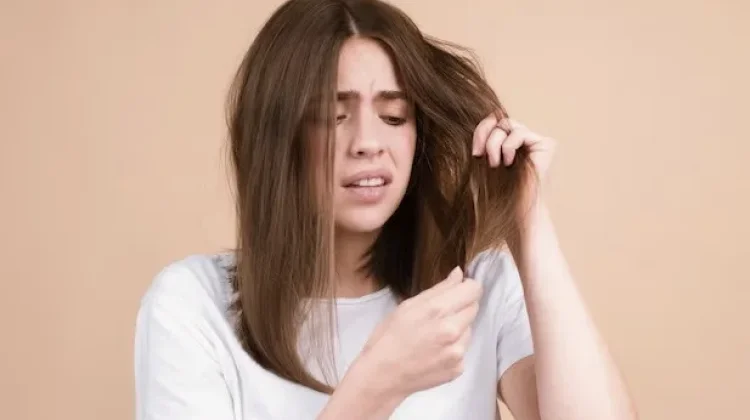 Kenali Enam Penyakit Kulit Kepala Penyebab Rambut Rontok