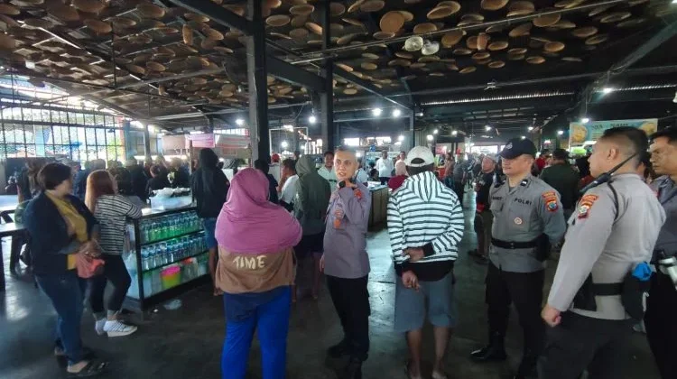 Polsek Wenang Amankan Aksi Pedagang Pasar Bersehati