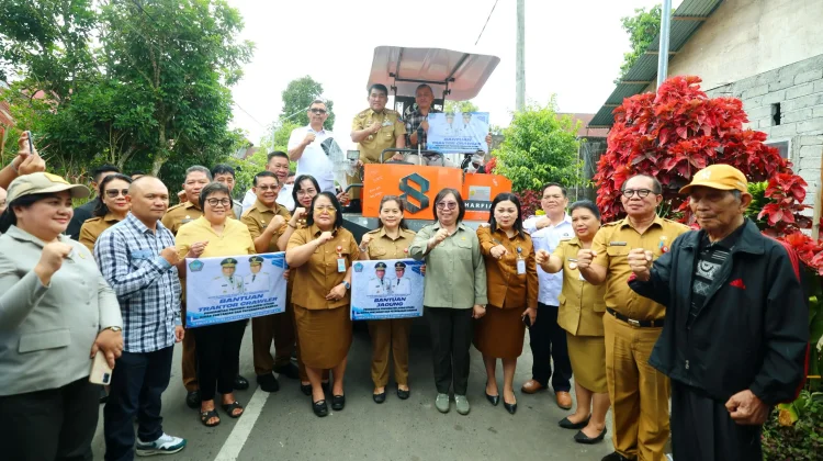 Gubernur YSK Salurkan Bantuan 5 Unit Alsintas & Bibit Jagung untuk Petani Minahasa