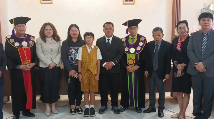 Ketua KPU Manado Ferley Kaparang Resmi Menyandang Gelar Doktor Hukum