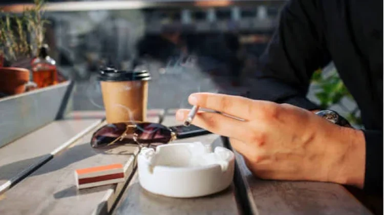 Kenali Tanda-Tanda Tubuh Terdampak Rokok di Pagi Hari
