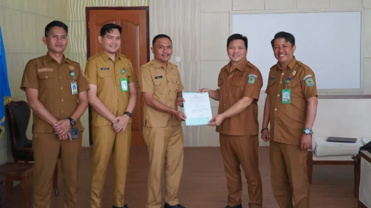Wabup Bolmong Serahkan SK Plt Empat Pejabat untuk Perkuat Layanan