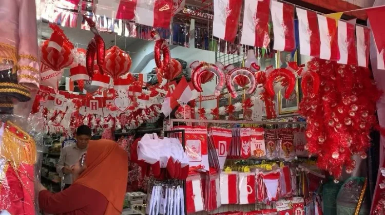 Pernak-pernik Merah Putih di Manado Mulai diburu jelang HUT RI ke- 81