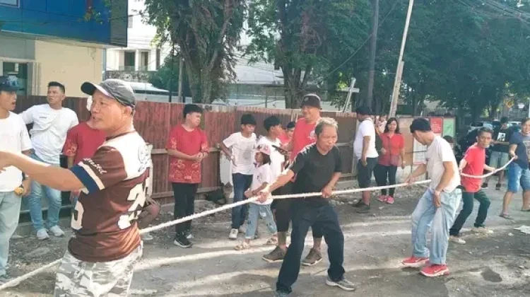 Lomba Tarik Tambang HUT GMIM Paulus TWM Manado