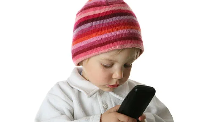 Awasi Anak Bermain Gadget, Cegah Dampak Buruk sejak Dini