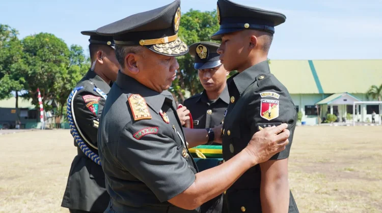 Tutup Dikmaba, Pangdam Merdeka: Jadilah Prajurit Kebanggaan Bangsa dan Keluarga