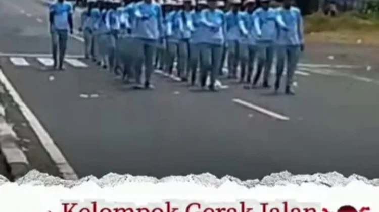 Siswa SMAN 1 Bitung Tampilkan 22 Kelompok Gerak Jalan Sambut HUT Proklamasi RI