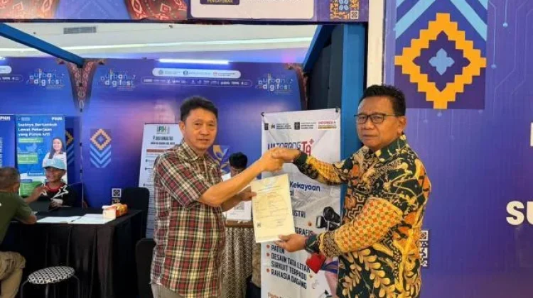 Dari Karya Menjadi Aset, Kemenkum Sulut Serahkan 10 Pencatatan Hak Cipta